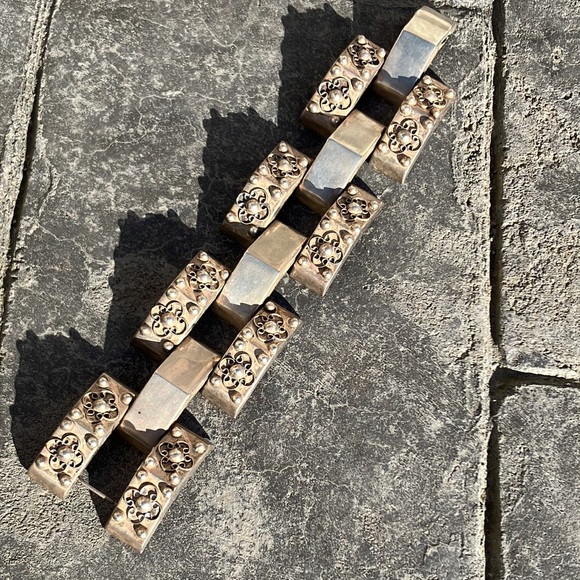 Incredible Vintage Puzzle Bracelet - Picture 6 of 11